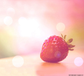 Strawberry table blurry background image - berry free wallpaper for tablet
