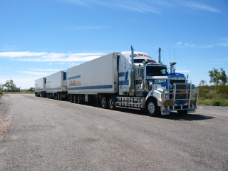 Semi truck front view daytime - front view free wallpaper for desktop