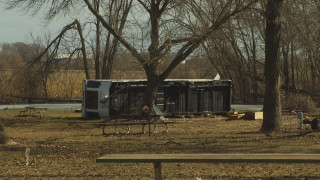 Broken trailer field tree bench - a field next free wallpaper for desktop