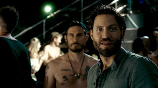 Men group room green light - a beard free wallpaper for desktop