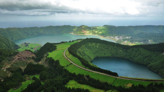 Lake mountains road cloudy sky - christo free wallpaper