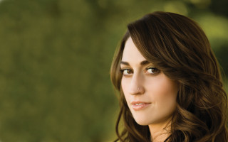 Woman long hair green background 2 - free portrait wallpaper for desktop