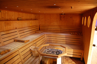 Sauna room table bench bucket - warm free wallpaper