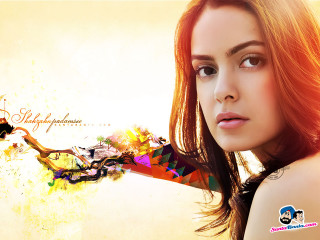 Redhair colorful body yellow background - her body free wallpaper