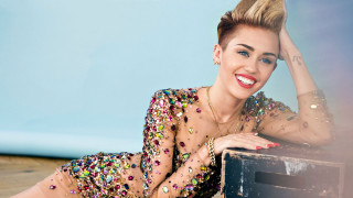 Woman colorful dress box smiling - a colorful dress free wallpaper