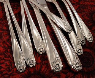 Silverware flower design fork knife - bourgeoi free wallpaper
