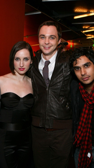 Man women party bar leather - a picture together free wallpaper