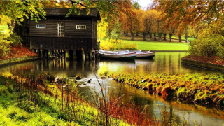 Boat docked cabin water park - bob thompson free wallpaper