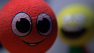 Red ball smiley yellow green - a red ball free wallpaper