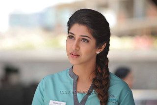 Woman blue scrub ponytail beach - a name tag free wallpaper for desktop