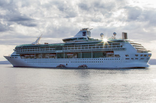 Cruise ship cloudy sky sunbeam - ella guru free wallpaper