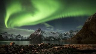 Green white aurora borealis mountain - aurora free wallpaper for desktop