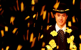 Man suit tie flowers hat - his lapel free wallpaper