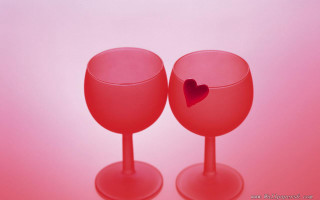 Wine glasses heart hole pink - a heart free wallpaper for desktop