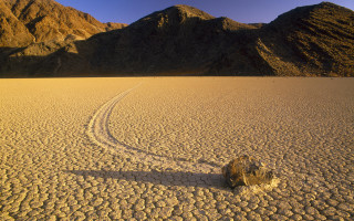Rock desert mountains trail background - andy goldsworthy free wallpaper