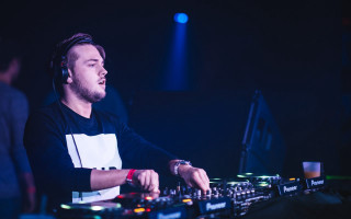 Man black shirt dj set - deep free wallpaper