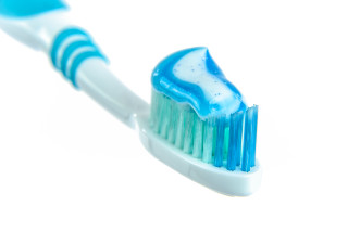 Toothbrush blue white bristles image - a toothbrush free wallpaper