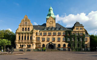 Large building clock tower sky 5 - side and a sky background free wallpaper for desktop