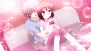 Couple couch cellphone pink bubbles - video game free wallpaper