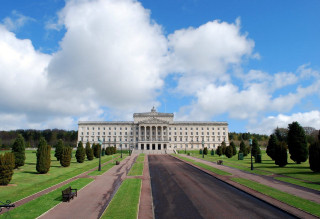 Large white building driveway park - aloysius okelly free wallpaper