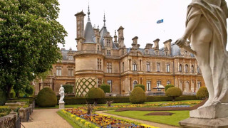Statue large building garden statue - a statue in front free wallpaper