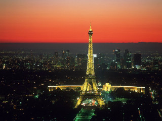 Eiffel tower night view top 3 - a view of the eiffel tower free wallpaper