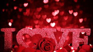 Red rose glitter love sign - free hearts wallpaper for desktop