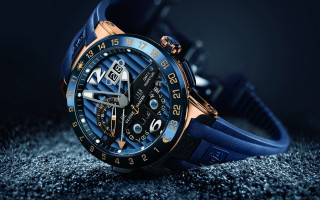 Watch blue strap blue wrist - a watch free wallpaper