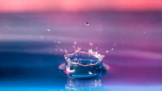 Water droplet blue pink background 6 - a water droplet free wallpaper