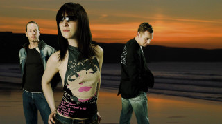 Woman shirt men beach sunset - bauhau free wallpaper