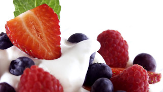 Close up fruit plate yogurt - a close up of a plate free wallpaper