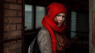 Woman red scarf red hat - free 3d render wallpaper for desktop