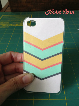 Hand phone case pattern cutting - a hand holding free wallpaper