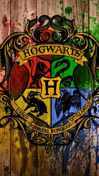 Hogwarts crest wooden wall paint 2 - free seasons wallpaper for mobile