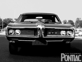 Classic car black white parking 2 - classic free wallpaper