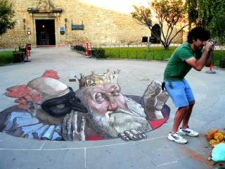 Man taking picture street art - chalk art free wallpaper