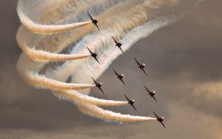 Planes flying formation smoke trailing - formation free wallpaper