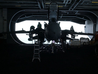 Jet fighter aircraft carrier bridge - a jet fighter free wallpaper