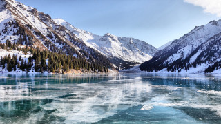 Mountain range lake snow ice - snow and ice free wallpaper