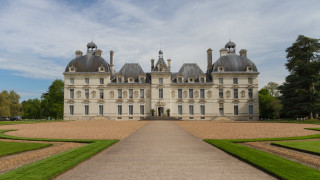 Large building walkway lawn front - composition free wallpaper