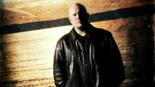 Man standing painting water sky - jimmy nelsson free wallpaper