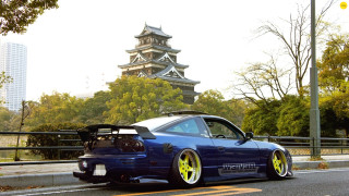 Blue car yellow wheels pagoda - a pagoda free wallpaper