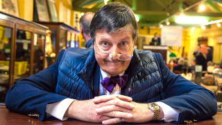 Man mustache glasses restaurant table - stanley artgermm free wallpaper