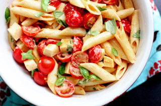 Pasta tomatoes basil napkin blue - dom qwek free wallpaper for desktop