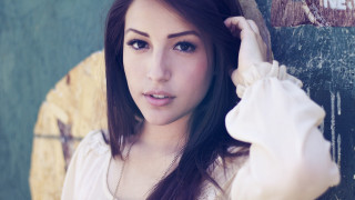 Woman long hair leaning wall 2 - long hair leaning against a wall free wallpaper