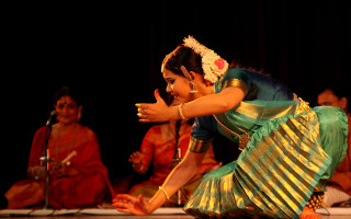 Woman green gold dress dancing - dress free wallpaper