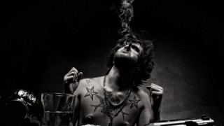 Man gun water cigarette hand - his hand and a cigarette free wallpaper