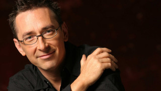 Man glasses smiling portrait precisionism - his chest free wallpaper