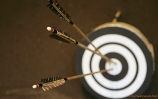Arrows bulls eye target wall - symmetry accurate features free wallpaper