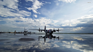 Plane tarmac background clouds sky - the tarmac free wallpaper